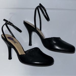 Carlos Santana Leather Beauty Whipstitch Heels Black Women’s Size 7.5